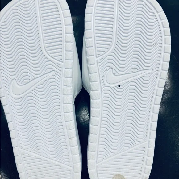 Nike White Minimalist Sandals with Textured Footbed - Picture 2 of 4